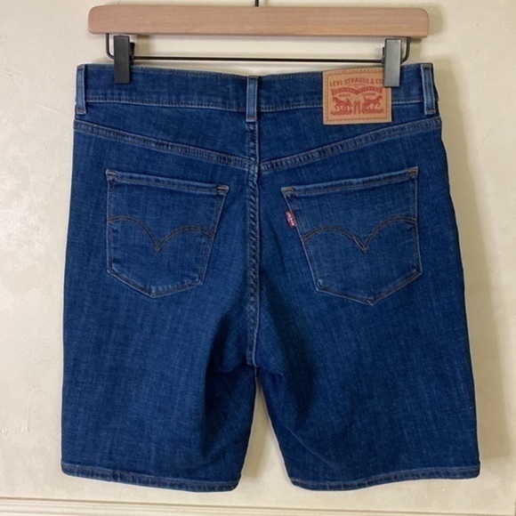 Levi’s Bermuda Jean Shorts size 28 - Picture 3 of 3